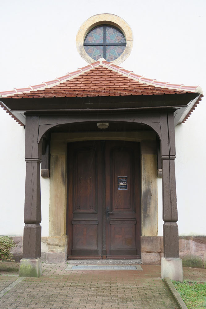 entrée principale de l'église de Durningen